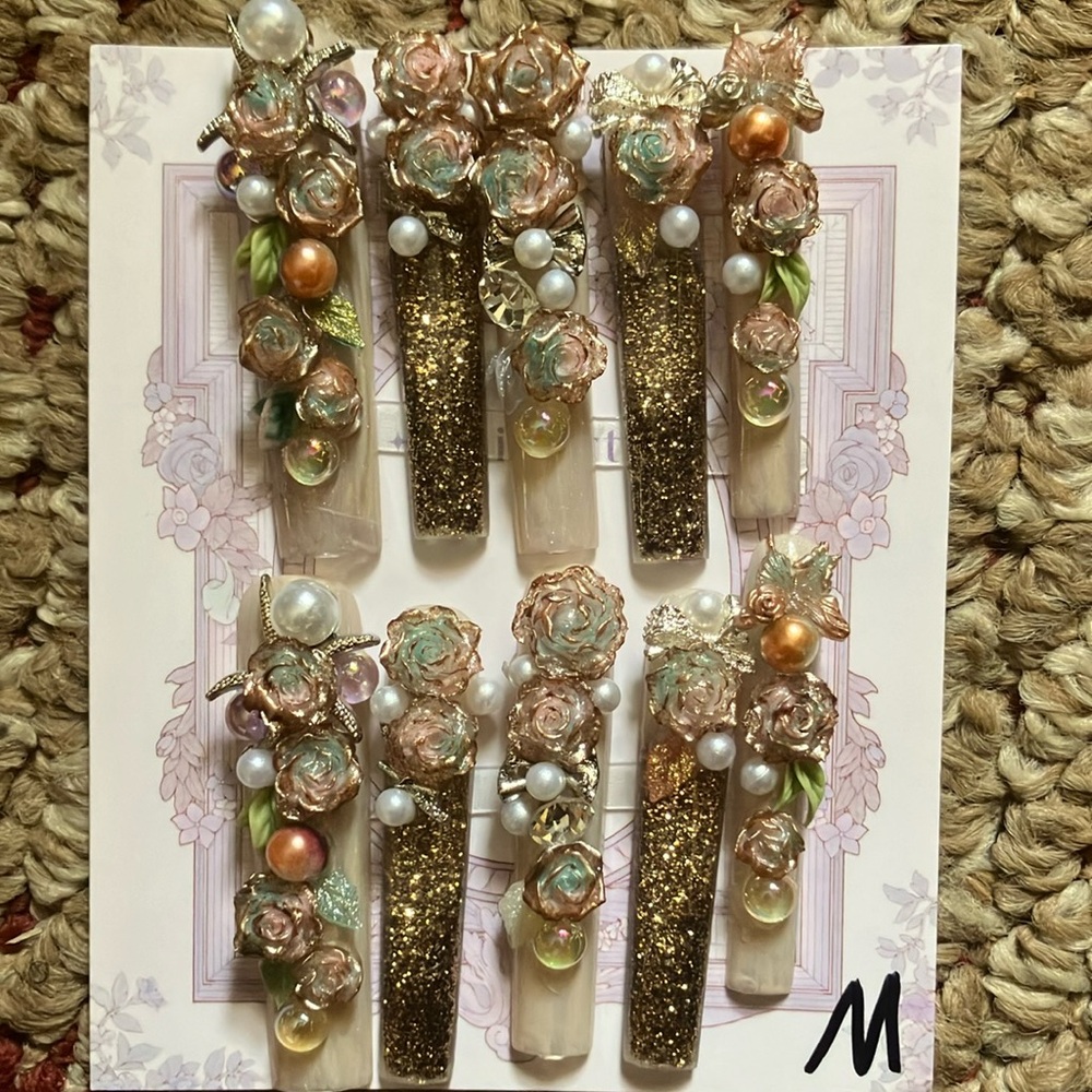 Aquarium Press-On Nails with Elegant Botanical Design